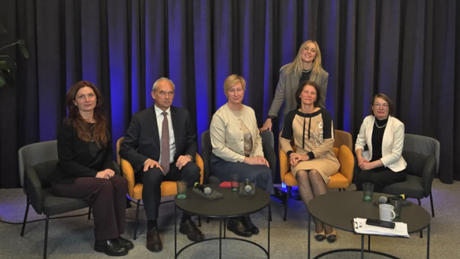 Pasākuma dalīvnieku kopīgais foto