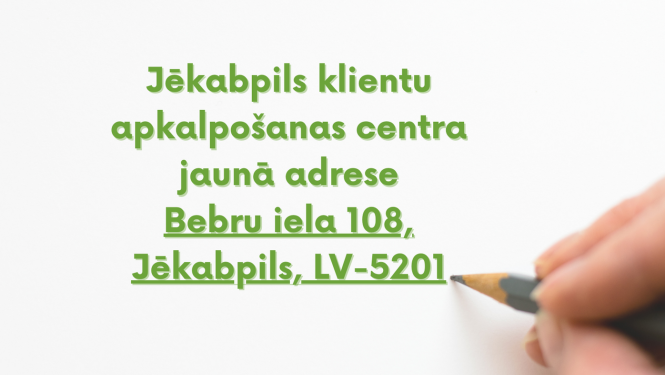 Roka, kura tur rokas zīlumi un informatīvs uzraksts par adreses maiņu